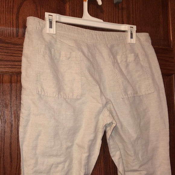GAP Cream Ankle & Cropped Pants - Picture 4 of 5
